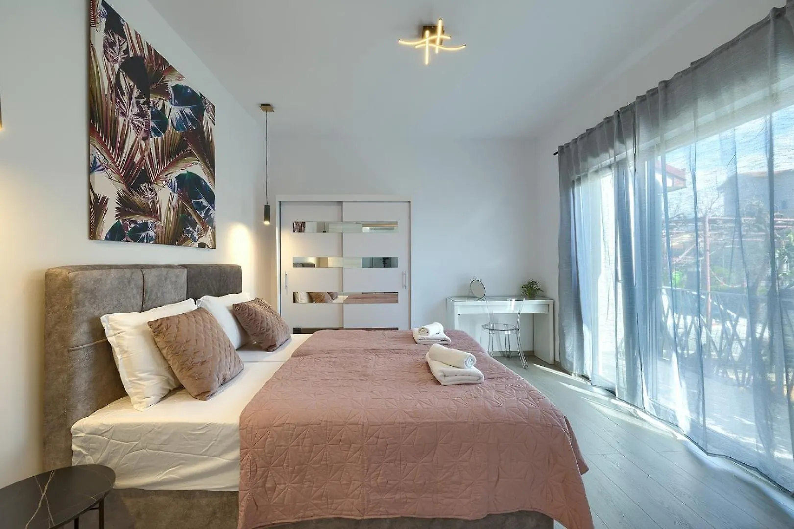 Villa Meri With Private Pool And Sea View Pula