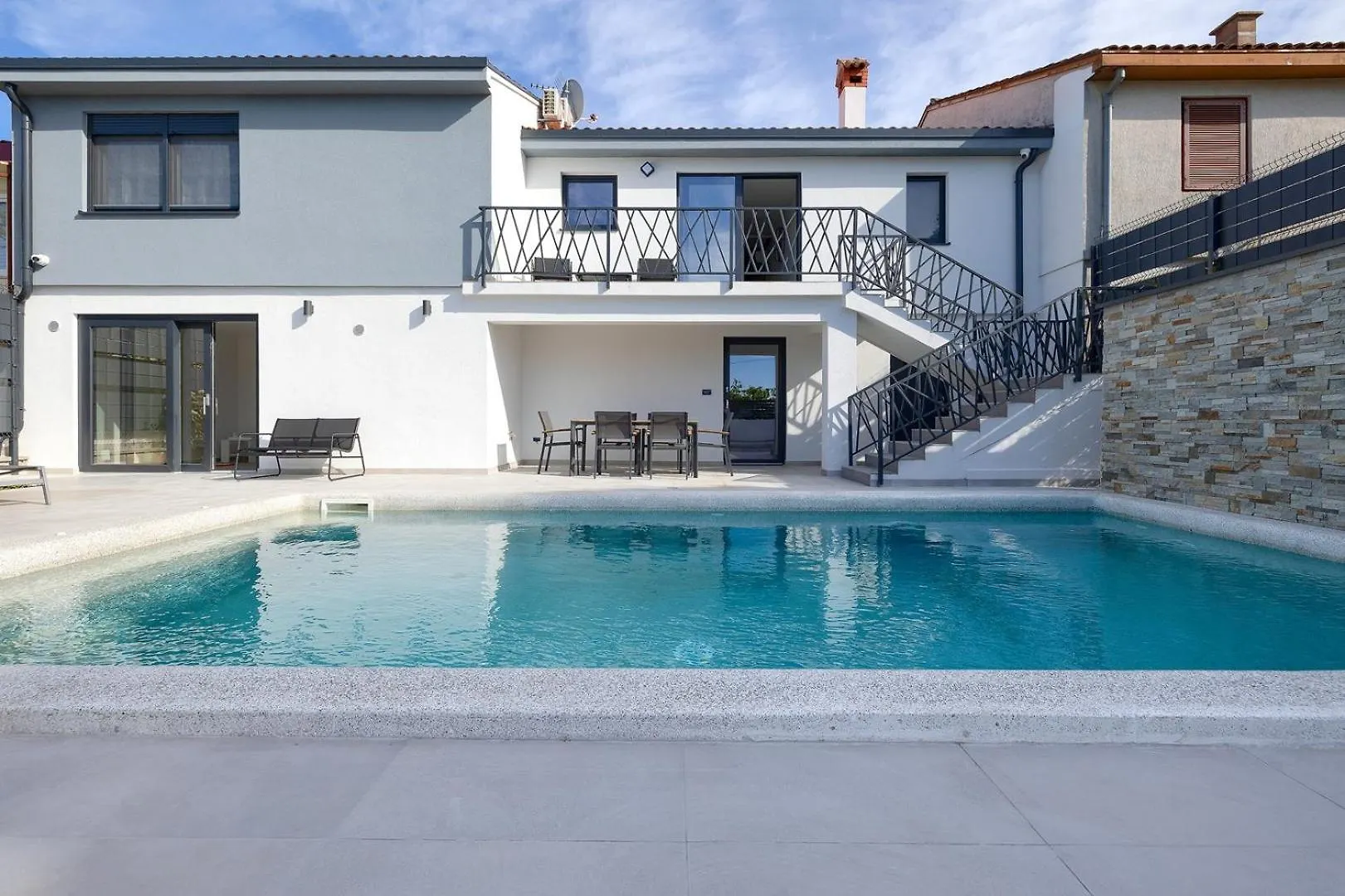 Villa Meri With Private Pool And Sea View Pula